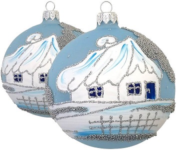 julekugler med hvide, sarte vintermotiver på en blå baggrund